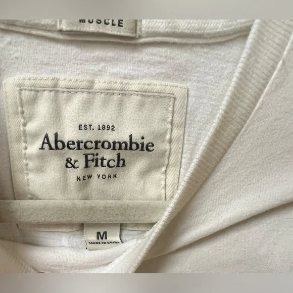 Abercrombie & Fitch Men’s Muscle TShirt The Watering Hole Y2K - Picture 5 of 9